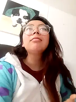 Snapshot of Peach-Lawrence chatting on December 2024 04:13:02 PM Peach-Lawrence online show from December 2024 04:13:02 PM