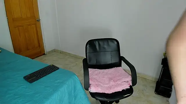 Snapshot of _Little_angel69 chatting on January 2025 02:04:01 PM  Little angel69 online show from January 2025 02:04:01 PM