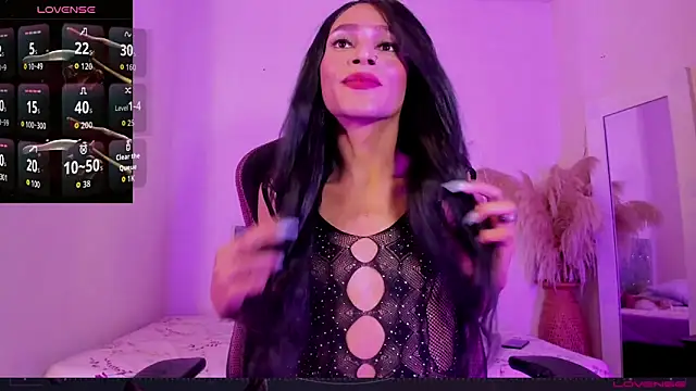 Snapshot of carolinemiller7 chatting on October 2025 02:09:02 AM carolinemiller7 online show from October 2025 02:09:02 AM