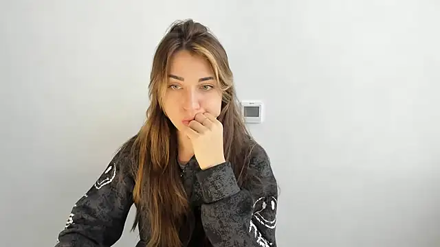 Snapshot of Summmmersky chatting on February 2025 09:53:02 AM Summmmersky online show from February 2025 09:53:02 AM