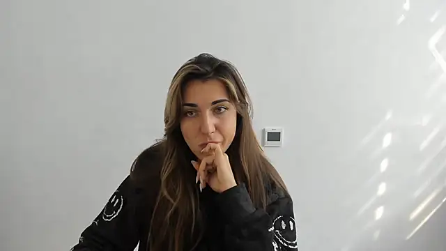 Snapshot of Summmmersky chatting on October 2025 07:20:01 AM Summmmersky online show from October 2025 07:20:01 AM