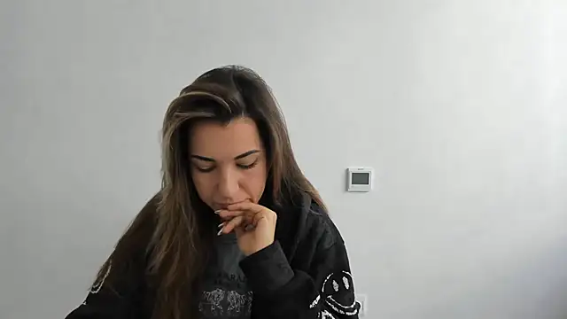 Snapshot of Summmmersky chatting on October 2025 07:54:02 AM Summmmersky online show from October 2025 07:54:02 AM