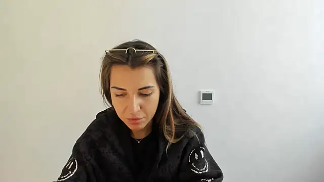 Snapshot of Summmmersky chatting on October 2025 12:06:01 PM Summmmersky online show from October 2025 12:06:01 PM