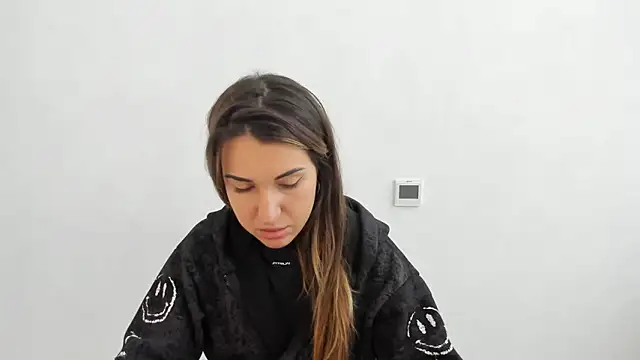 Snapshot of Summmmersky chatting on November 2025 09:11:01 AM Summmmersky online show from November 2025 09:11:01 AM