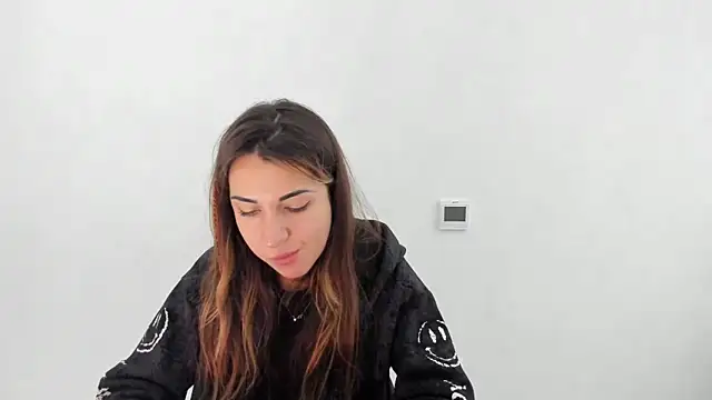 Snapshot of Summmmersky chatting on November 2025 12:27:02 PM Summmmersky online show from November 2025 12:27:02 PM