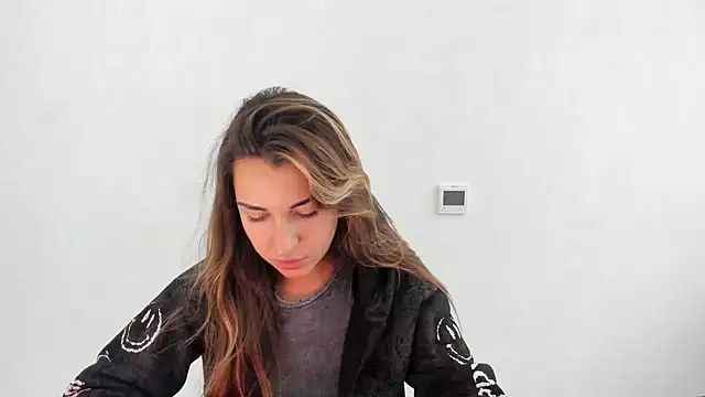 Snapshot of Summmmersky chatting on November 2025 01:43:01 PM Summmmersky online show from November 2025 01:43:01 PM