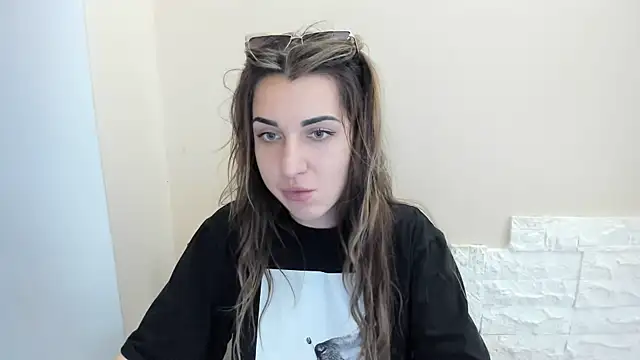 Snapshot of Summmmersky chatting on November 2025 02:16:01 PM Summmmersky online show from November 2025 02:16:01 PM