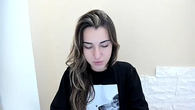 Snapshot of Summmmersky chatting on November 2025 01:22:01 PM Summmmersky online show from November 2025 01:22:01 PM