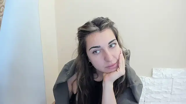 Snapshot of Summmmersky chatting on November 2025 08:18:01 AM Summmmersky online show from November 2025 08:18:01 AM