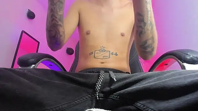 FrannBoy online show from March 2025 07:04:02 PM