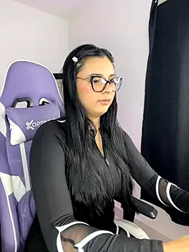 Madyson Hot online show from November 2025 01:07:02 PM