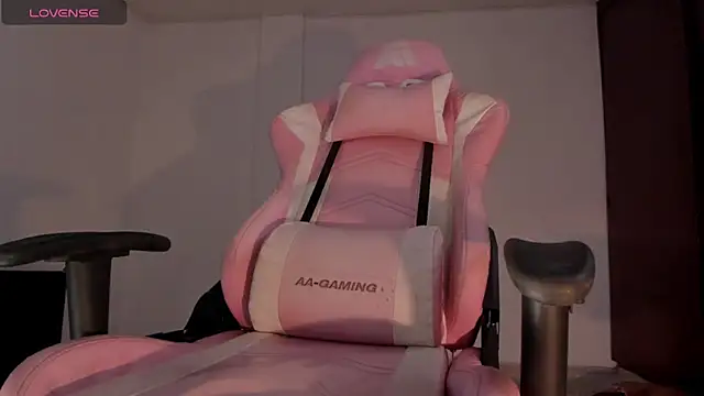 Veronicajazz online show from December 2024 04:37:01 PM