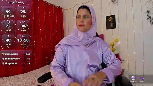 AishaAmin  online show from October 2025 04:19:01 PM