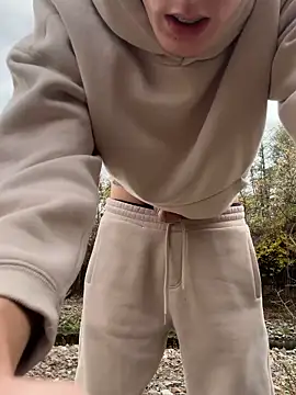 alexyourboy online show from November 2025 01:18:02 PM