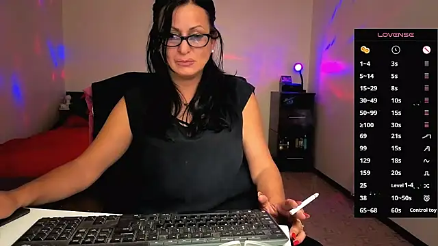 YourDreamLoverr online show from September 2025 10:35:02 PM