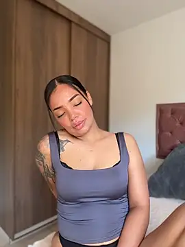 Sara LipsX online show from July 2026 09:33:02 PM