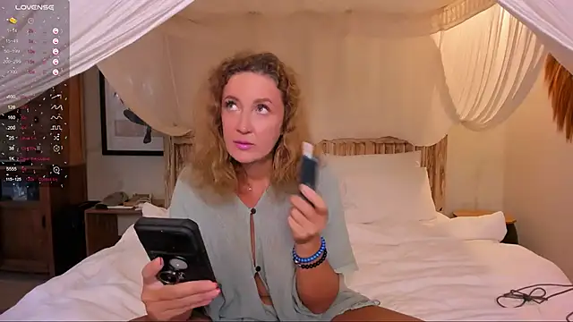 Snapshot of LaVitaBelle chatting on January 2025 06:38:01 AM LaVitaBelle online show from January 2025 06:38:01 AM