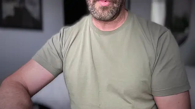 Mr Beef online show from March 2026 12:34:01 PM