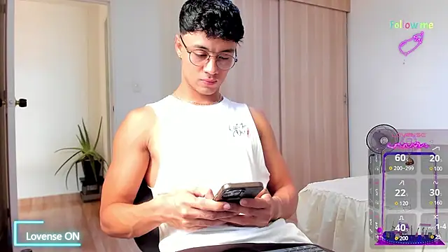 Snapshot of Sebastian-Dash chatting on December 2024 05:08:02 PM Sebastian-Dash online show from December 2024 05:08:02 PM