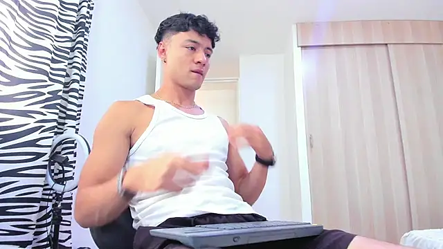 Snapshot of Sebastian-Dash chatting on February 2025 07:59:02 PM Sebastian-Dash online show from February 2025 07:59:02 PM