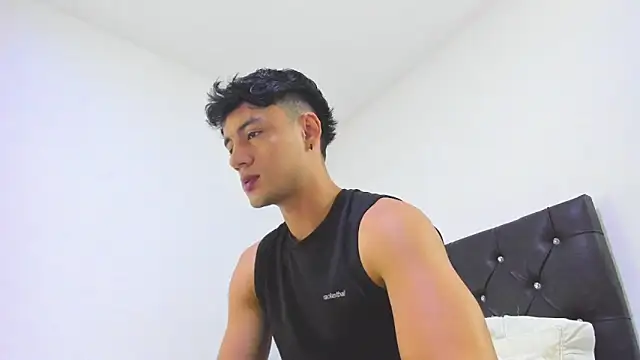 Snapshot of Sebastian-Dash chatting on February 2025 01:11:02 AM Sebastian-Dash online show from February 2025 01:11:02 AM