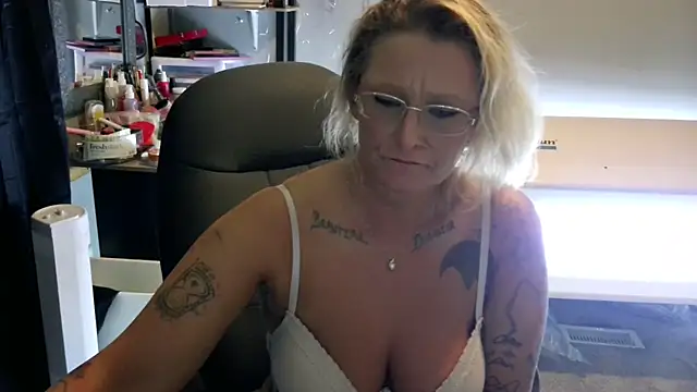 Lisalovely6981 online show from January 2025 10:26:02 AM