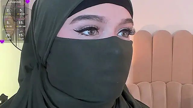 anna-henao online show from April 2026 07:42:01 PM