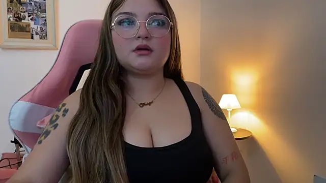 SweetPaige  online show from December 2025 04:57:02 PM