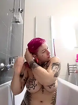 divine eve online show from October 2025 04:43:02 AM