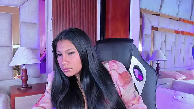 LinnaGardenia online show from January 2026 01:27:02 PM