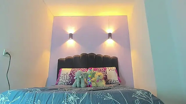 Sofia Clauss  online show from September 2025 04:49:01 AM