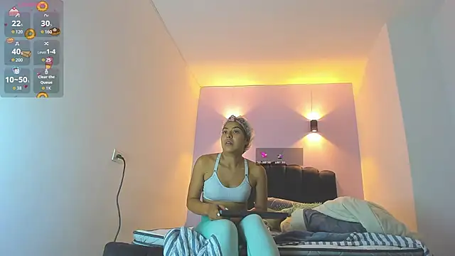 Sofia Clauss  online show from October 2025 04:46:01 AM