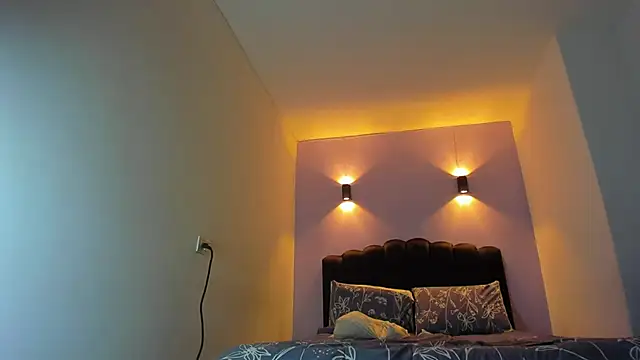 Sofia Clauss  online show from February 2026 05:06:01 AM