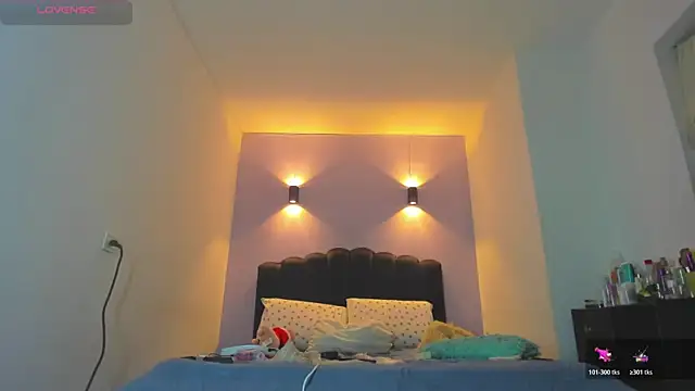 Sofia Clauss  online show from February 2026 04:43:02 AM