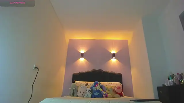 Sofia Clauss  online show from March 2026 04:42:01 AM