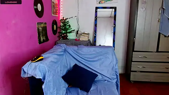 sensitive brunette online show from December 2024 11:57:01 PM