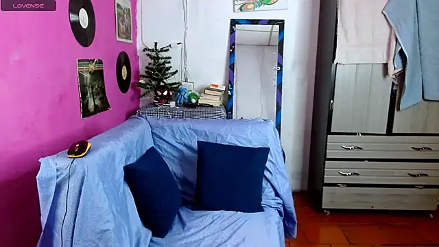 sensitive brunette online show from December 2024 12:44:01 AM