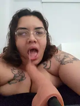 Snapshot of WitchiKitti chatting on March 2026 05:22:02 AM WitchiKitti online show from March 2026 05:22:02 AM