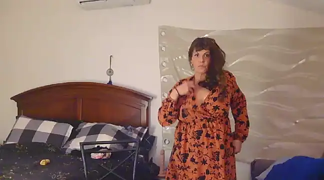 HeyyImHarlowe online show from December 2024 12:00:02 PM