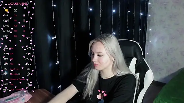 Snapshot of VikaPowers chatting on January 2025 08:00:01 PM VikaPowers online show from January 2025 08:00:01 PM