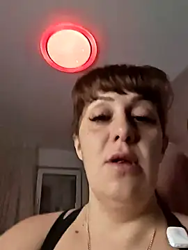 AvaLloyd online show from January 2026 03:01:02 AM