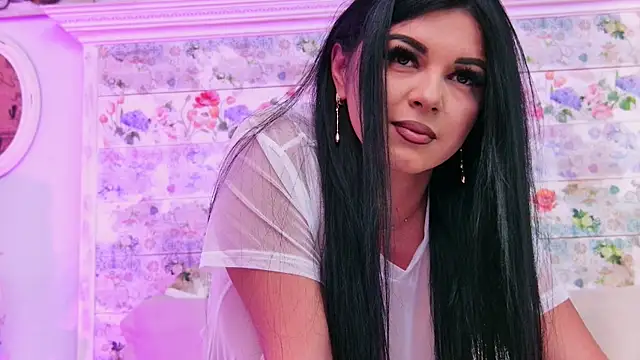 Snapshot of EmilyColle_ chatting on November 2025 07:35:02 PM EmilyColle online show from November 2025 07:35:02 PM