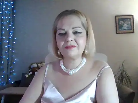 SofiyaPetrova online show from December 2025 04:01:01 PM