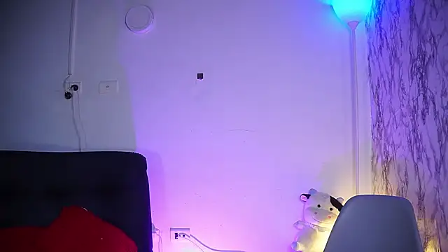 Snapshot of chloe_blue chatting on December 2025 11:26:02 AM chloe blue online show from December 2025 11:26:02 AM