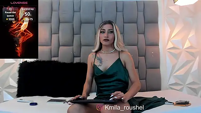 Snapshot of kamila_twink_sexy chatting on December 2024 09:09:02 PM kamila twink sexy online show from December 2024 09:09:02 PM