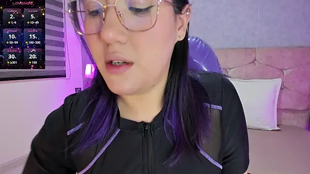 Snapshot of sweet--emily chatting on October 2025 04:21:02 AM sweet--emily online show from October 2025 04:21:02 AM