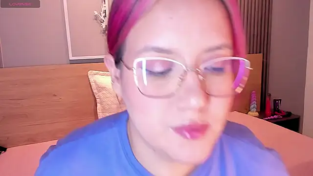 Snapshot of sweet--emily chatting on November 2025 03:30:01 AM sweet--emily online show from November 2025 03:30:01 AM