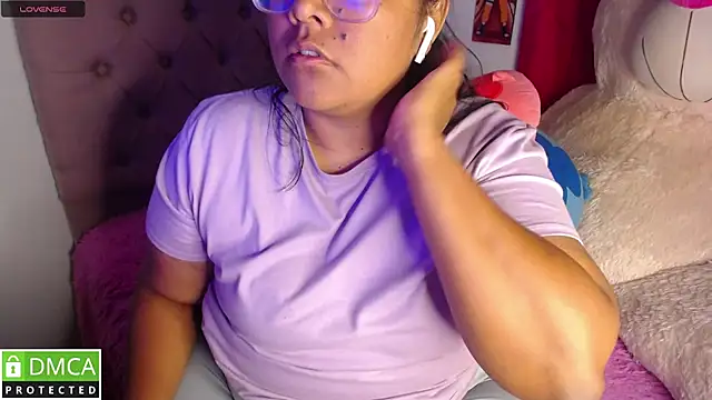 KittyHot20 online show from December 2025 01:33:01 AM