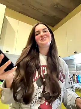 Karolina llove online show from October 2025 10:06:02 PM