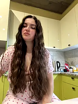 Karolina llove online show from November 2025 11:05:02 PM